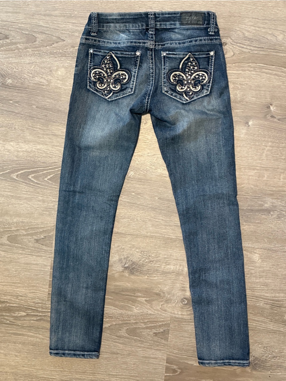 ZCO Rhinestone Fleur dis lis Embroidered Denim Jeans Pants